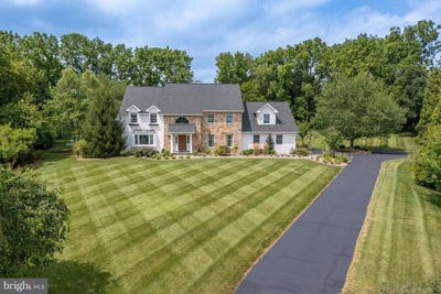 /international/us/1588-surrey-road-bethlehem-pa-110101314119/