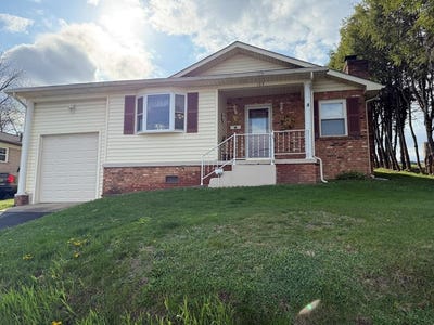 /international/us/103-riley-st-beckley-wv-110107031762/