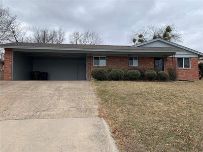 /international/us/1402-s-cliff-street-decatur-tx-110105365522/
