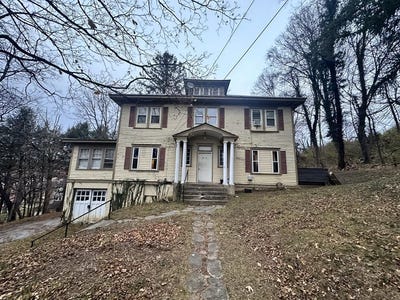 /international/us/2019-fulton-street-bluefield-wv-110104107459/