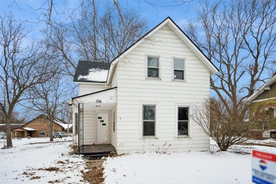 /international/us/216-n-gaines-street-stuart-ia-110105983239/