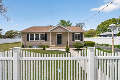 /international/us/260-lake-drive-east-patchogue-ny-110107995282/
