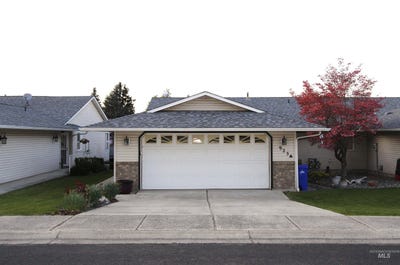 /international/us/923-stewart-ave-lewiston-id-110107455664/