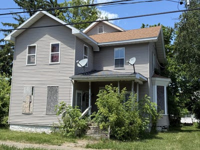 /international/us/212-w-porter-street-albion-mi-110108752172/