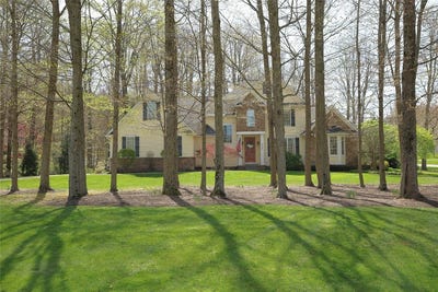 /international/us/235-edgewater-circle-erie-pa-110095477034/