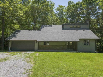 /international/us/11574-sugar-creek-avenue-mount-carmel-il-110108476357/