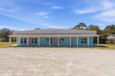 /international/us/360-island-road-harkers-island-nc-110107055469/
