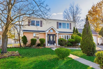 /international/us/1565-10th-st-west-babylon-ny-110103677135/