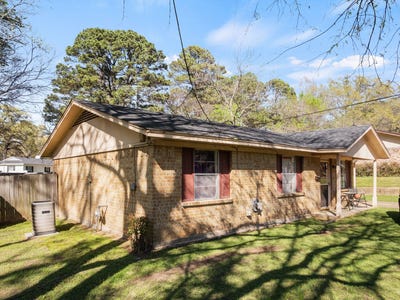 /international/us/124-wills-drive-daingerfield-tx-110106755936/