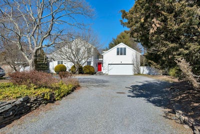/international/us/94-s-country-road-remsenburg-ny-110101936889/