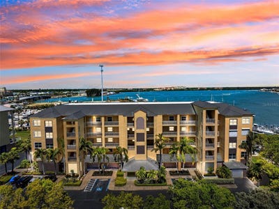 /international/us/425-150th-avenue-madeira-beach-fl-110099036361/