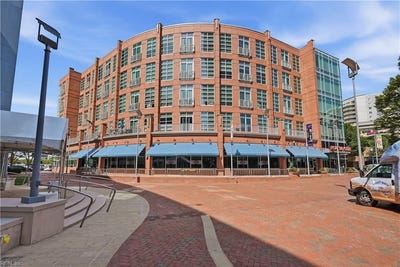 /international/us/221-market-street-virginia-beach-va-110120796344/