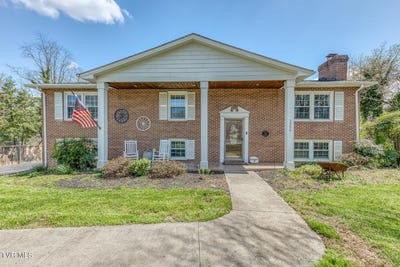 /international/us/2200-camelot-circle-johnson-city-tn-110106952778/