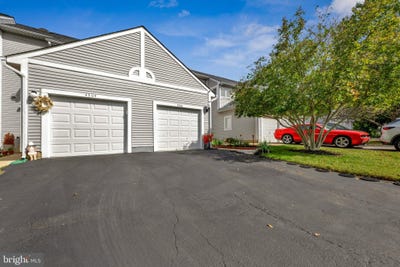 /international/us/4506-four-seasons-place-oxon-hill-md-110120527788/