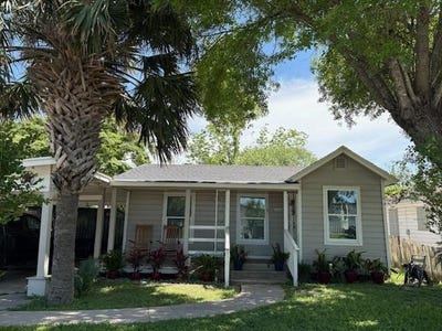 /international/us/1021-e-b-avenue-kingsville-tx-110106149828/