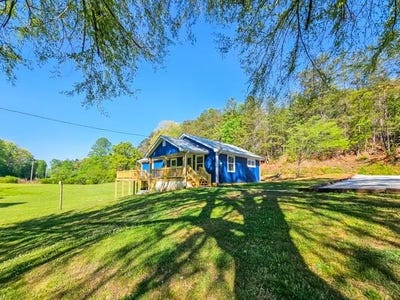 /international/us/147-weaver-creek-road-blue-ridge-ga-110107833326/
