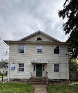 /international/us/142-n-riverview-drive-kalamazoo-mi-110103484425/