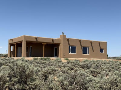 /international/us/12-eva-rd-ranchos-de-taos-nm-110098461819/