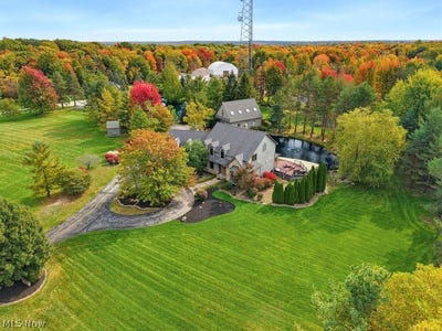 /international/us/11205-hampton-ridge-drive-chardon-oh-110120510984/