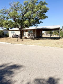 /international/us/409-avenue-k-abernathy-tx-110119757010/