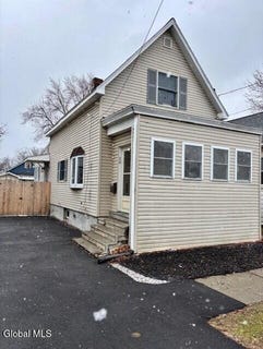 /international/us/36-archibald-street-watervliet-ny-110106694552/
