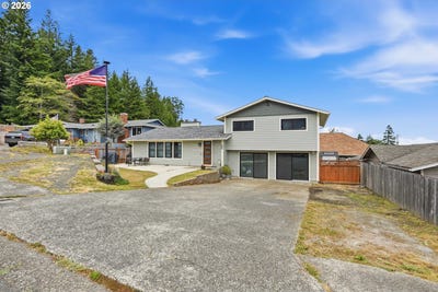 /international/us/2220-maine-ct-northbend-or-110109869467/