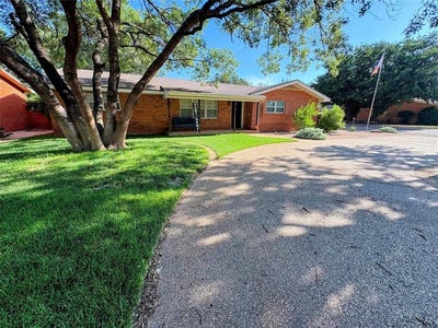 /international/us/1217-e-warren-street-brownfield-tx-110101099093/