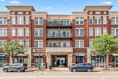 /international/us/7243-madison-street-forest-park-il-110108886340/