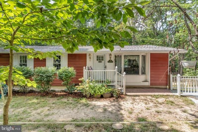 /international/us/324-clubhouse-drive-lusby-md-110101474987/