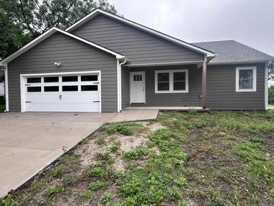 /international/us/406-yuba-st-burlington-ks-110108239196/