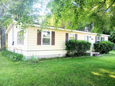 /international/us/150-cloverleaf-lane-houghton-lake-mi-110101067329/