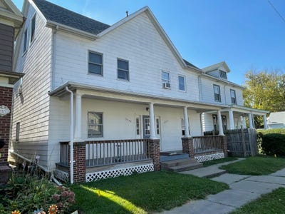 /international/us/2575-jackson-street-dubuque-ia-110102406206/