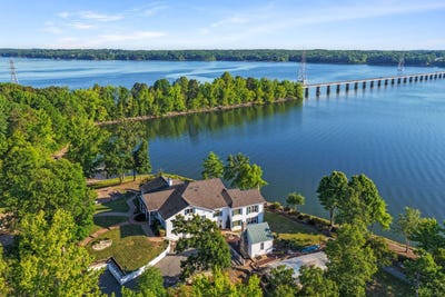 /international/us/115-dan-circle-clarksville-va-110106790357/