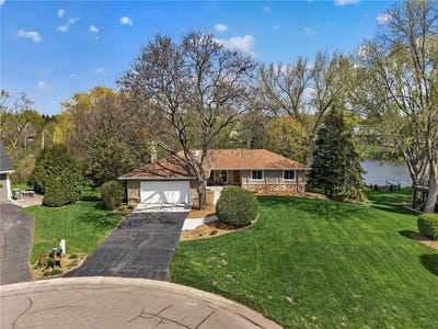 /international/us/17210-27th-avenue-n-plymouth-mn-110107849550/