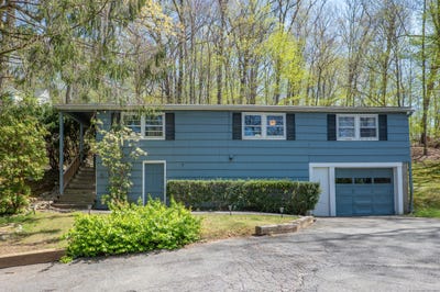 /international/us/7-greenwich-drive-southbury-ct-110099095831/