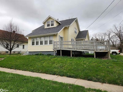 /international/us/114-n-main-street-traer-ia-110107318058/
