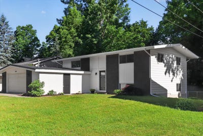 /international/us/5043-new-orleans-street-ne-rockford-mi-110109004354/