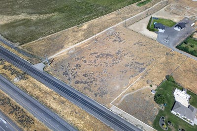 /international/us/kennedy-rd-benton-city-wa-110119594968/