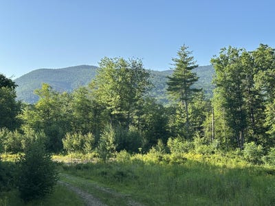 /international/us/bryant-heights-road-tamworth-nh-110109437944/