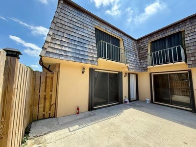 /international/us/79-lake-arbor-drive-palm-springs-fl-110108389384/
