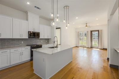 /international/us/2700-old-denton-road-carrollton-tx-110108021449/