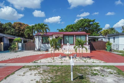 /international/us/4970-e-palm-court-hialeah-fl-110106477224/