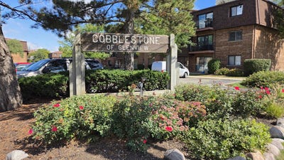 /international/us/718-cobblestone-circle-glenview-il-110110321537/