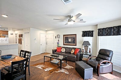 /international/us/730-e-mather-st-new-braunfels-tx-110092024615/