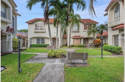 /international/us/10837-nw-8th-st-pembroke-pines-fl-110110244478/