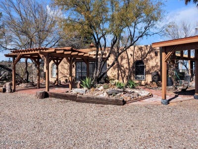 /international/us/500-s-foundation-five-road-benson-az-110105319060/