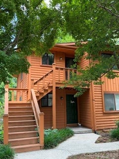 /international/us/581-courtwood-lane-hendersonville-nc-110107987964/