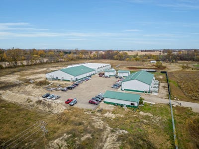/international/us/460-w-southeastern-galien-mi-110098259331/?lang=en