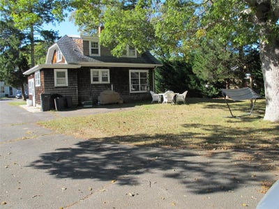 /international/us/16-redfield-lane-westhampton-beach-ny-110098434526/