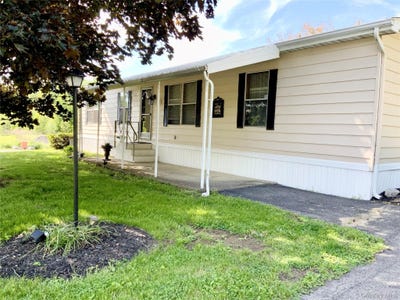 /international/us/18-cook-lane-new-paltz-ny-110108331366/